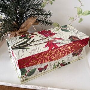 Abbington Park Hinged Flora & Fauna French Botanical Themed Decorative Gift Box